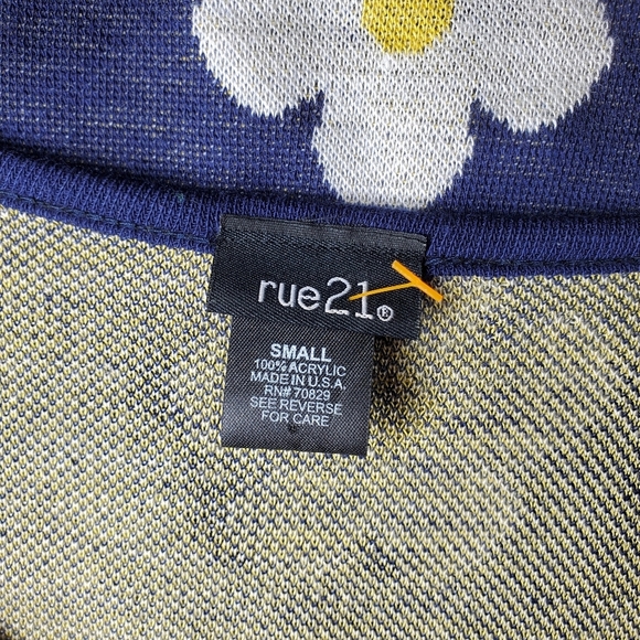 Rue21 Size Small Blue Daisy Print Scoopneck Tunic Sweater EUC - Picture 2 of 16